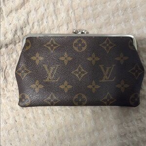 Louis Vuitton kiss-lock wallet